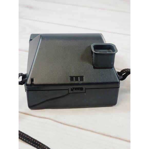 Vintage Kodak Colorburst 100 Instant Film Camera Photography With Strap 1980s - Picture 10 of 12